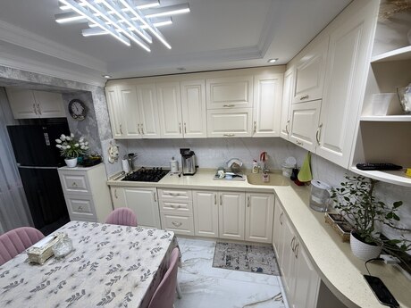 3 otaqlı mənzil, 80 m², Xalqlar Dostluğu, 299 000 AZN