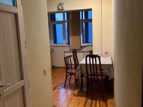 Azadlıq Prospektidə 2 otaqlı köhnə tikili mənzil satılır, 65 m², 195 000 AZN, şəkil 3 / 10