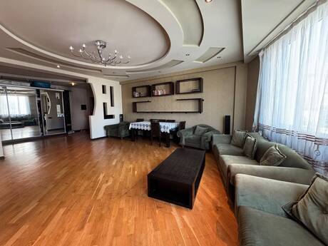 28 Mayda 4 otaqlı yeni tikili mənzil satılır, 156 m², 400 000 AZN, şəkil 3 / 12