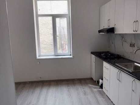 28 Mayda 2 otaqlı köhnə tikili mənzil kirayə verilir, 80 m², 950 AZN/ay, şəkil 2 / 8