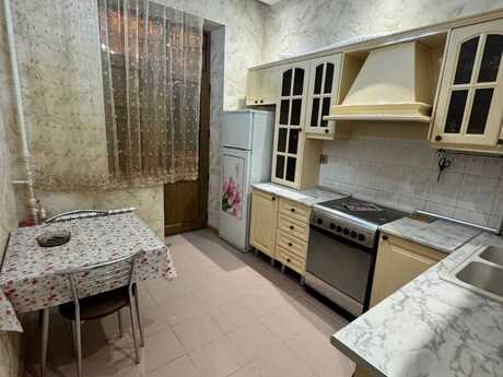 Сдаётся 2-комнатная квартира в старом фонде, 28 May, 60 м², 900 AZN/мес, фото 3 / 12