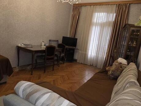 Nəsimidə 2 otaqlı köhnə tikili mənzil satılır, 60 m², 213 000 AZN, şəkil 5 / 12