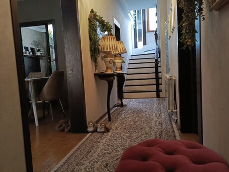 6 otaq · 200 m², Zabrat