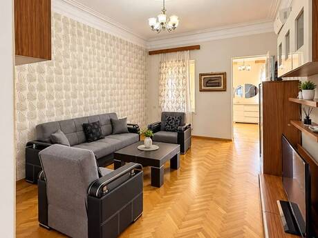 28 Mayda 3 otaqlı köhnə tikili mənzil satılır, 75 m², 270 000 AZN, şəkil 3 / 5