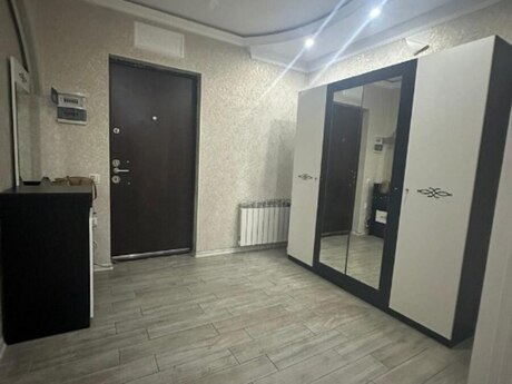 Kosmos kompleksində 3 otaqlı yeni tikili mənzil kirayə verilir, 135 m², 1 000 AZN/ay, şəkil 2 / 12