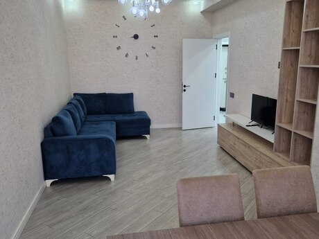 2-room new-build apartment for rent in Memar Əcəmi, 70 m², 700 AZN/mo, photo 3 / 12