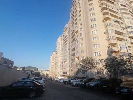 Продаётся 2-комнатная квартира в новостройке, İnşaatçılar, 84 м², 220 000 AZN, фото 2 / 12