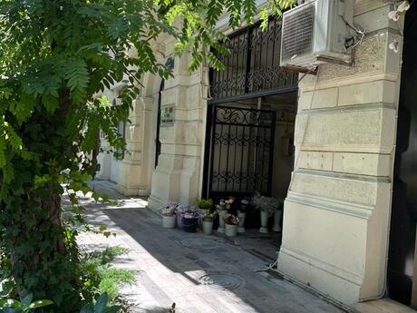 İçəri Şəhərdə 4 otaqlı köhnə tikili mənzil satılır, 100 m², 950 000 AZN, şəkil 2 / 12