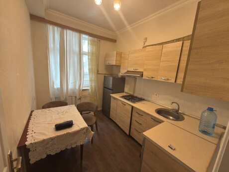 Yasamalda 1 otaqlı köhnə tikili mənzil kirayə verilir, 37 m², 500 AZN/ay, şəkil 2 / 5
