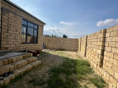 4 rooms · 300 m²
