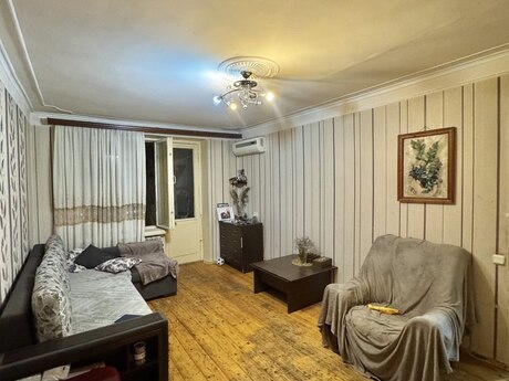 Продаётся 2-комнатная квартира в старом фонде, Qara Qarayev, 45 м², 149 000 AZN, фото 2 / 8
