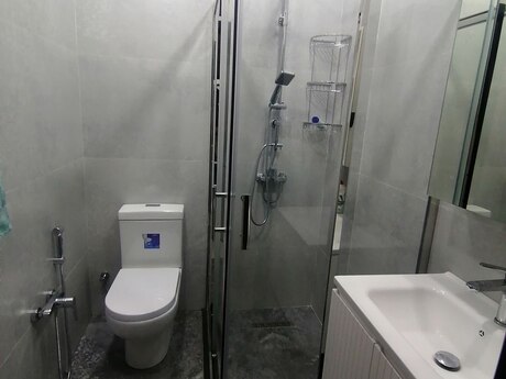 7-ci mikrorayonda 2 otaqlı yeni tikili mənzil kirayə verilir, 66 m², 700 AZN/ay, şəkil 3 / 12