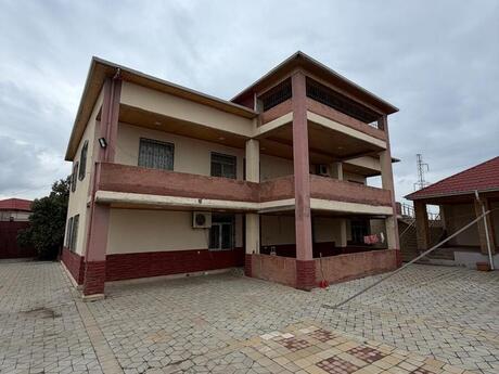 11 otaq · 1 000 m²