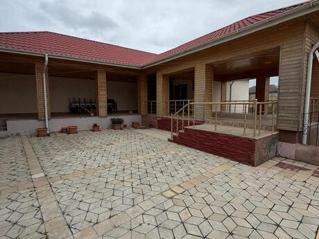 Qalada 11 otaqlı həyət evi satılır, 1 000 m², 550 000 AZN, şəkil 2 / 12