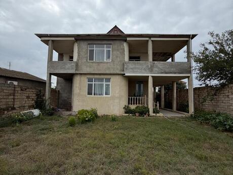 5 otaq · 300 m², Qala
