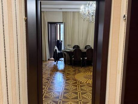 Nəriman Nərimanovda 5 otaqlı köhnə tikili mənzil satılır, 160 m², 550 000 AZN, şəkil 5 / 12