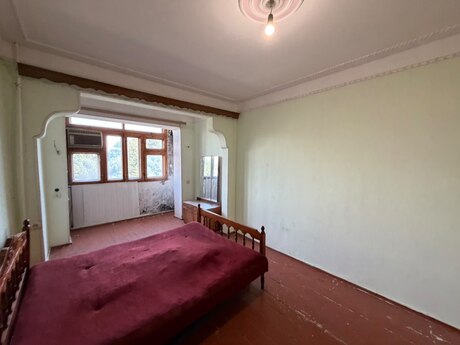 Əhmədlidə 4 otaqlı köhnə tikili mənzil satılır, 110 m², 200 000 AZN, şəkil 5 / 12