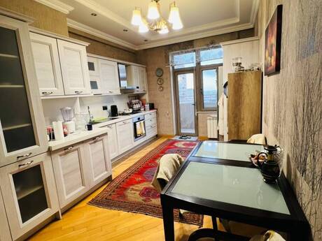 4-room new-build apartment for sale in Nərimanov, 170 m², 480 000 AZN, photo 5 / 12