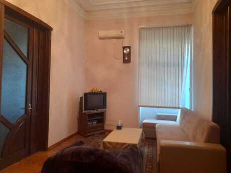 3-room old-build apartment for rent in 28 May, 97 m², 1 000 AZN/mo, photo 3 / 12