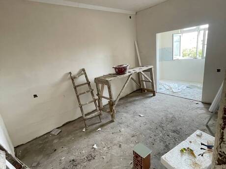 Qaraçuxurda 2 otaqlı köhnə tikili mənzil satılır, 45 m², 90 000 AZN, şəkil 3 / 6