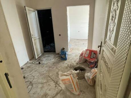 Qaraçuxurda 2 otaqlı köhnə tikili mənzil satılır, 45 m², 90 000 AZN, şəkil 2 / 6