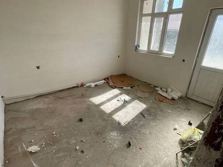 Elan №6540737 - Bakı, Qaraçuxur q., 2 otaqlı, 45 m², 3/3 mərtəbə