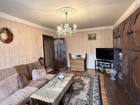 Əhmədlidə 3 otaqlı köhnə tikili mənzil satılır, 90 m², 175 000 AZN, şəkil 2 / 7