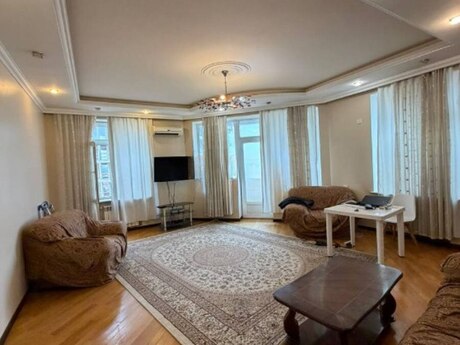 3 otaq · 105 m²