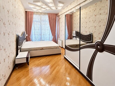 8 Noyabrda 4 otaqlı yeni tikili mənzil satılır, 171 m², 447 000 AZN, şəkil 4 / 12