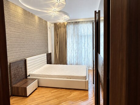 8 Noyabrda 4 otaqlı yeni tikili mənzil satılır, 171 m², 447 000 AZN, şəkil 3 / 12