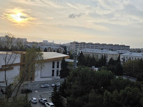 Bakıxanovda 3 otaqlı köhnə tikili mənzil satılır, 85 m², 234 000 AZN, şəkil 2 / 12
