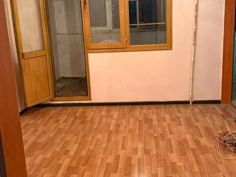 8 Noyabrda 2 otaqlı köhnə tikili mənzil satılır, 45 m², 128 000 AZN, şəkil 2 / 6
