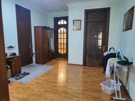 Nizamidə 4 otaqlı köhnə tikili mənzil satılır, 185 m², 300 000 AZN, şəkil 2 / 12