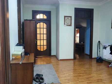 Nizamidə 4 otaqlı köhnə tikili mənzil satılır, 185 m², 300 000 AZN, şəkil 5 / 12