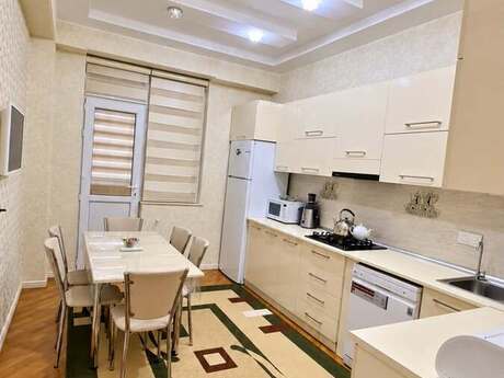 Qara Qarayevdə 3 otaqlı yeni tikili mənzil kirayə verilir, 110 m², 950 AZN/ay, şəkil 4 / 6