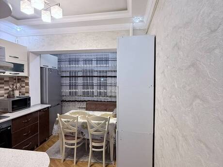 Əhmədlidə 2 otaqlı köhnə tikili mənzil satılır, 60 m², 178 000 AZN, şəkil 4 / 12