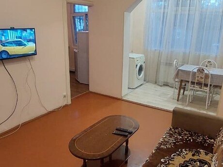 Elan №6541202 - Bakı, Gənclik m., 2 otaqlı, 45 m², 2/4 mərtəbə