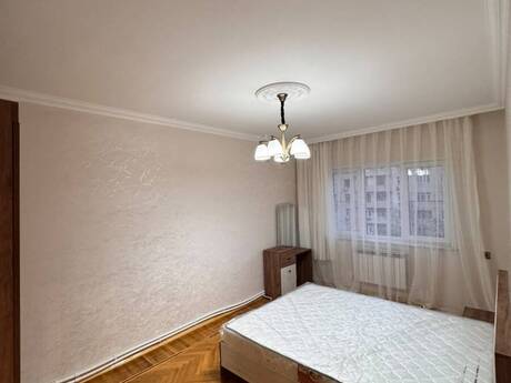 Сдаётся 3-комнатная квартира в старом фонде, Azadlıq Prospekti, 90 м², 800 AZN/мес, фото 4 / 12