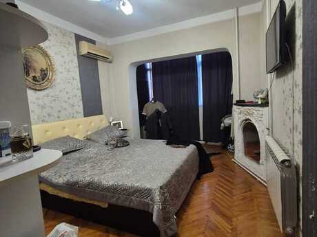 İnşaatçılarda 5 otaqlı köhnə tikili mənzil satılır, 120 m², 215 000 AZN, şəkil 3 / 12