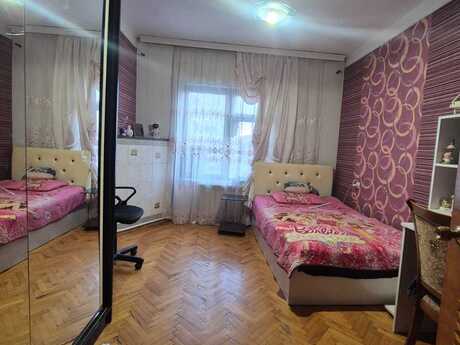İnşaatçılarda 5 otaqlı köhnə tikili mənzil satılır, 120 m², 215 000 AZN, şəkil 4 / 12