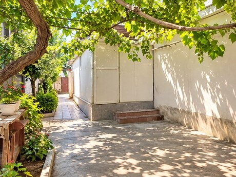 İnşaatçılarda 3 otaqlı həyət evi satılır, 65 m², 190 000 AZN, şəkil 2 / 4