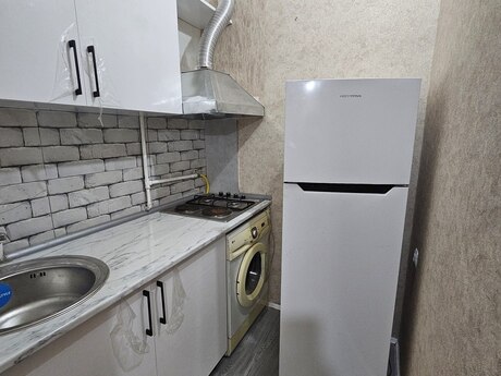 7-ci mikrorayonda 2 otaqlı köhnə tikili mənzil kirayə verilir, 45 m², 450 AZN/ay, şəkil 5 / 12