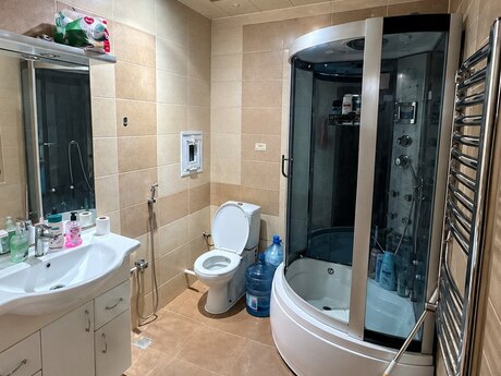 Nəriman Nərimanovda 2 otaqlı yeni tikili mənzil satılır, 65 m², 235 000 AZN, şəkil 4 / 5
