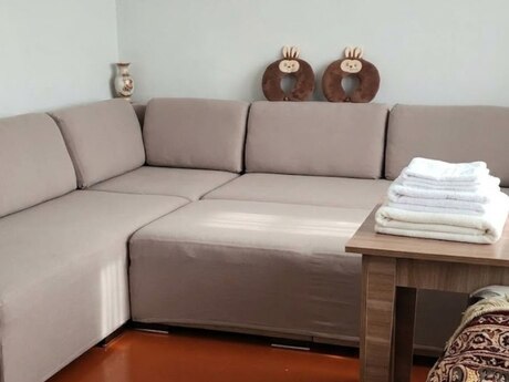 Sahildə 2 otaqlı köhnə tikili mənzil satılır, 50 m², 240 000 AZN, şəkil 2 / 4