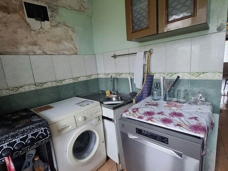 İnşaatçılarda 3 otaqlı köhnə tikili mənzil satılır, 70 m², 182 000 AZN, şəkil 3 / 6