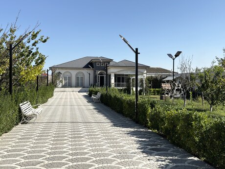 5 rooms · 200 m², Pirşağı