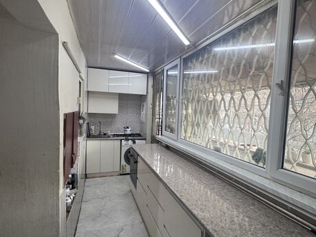 Badamdarda 3 otaqlı köhnə tikili mənzil satılır, 50 m², 160 000 AZN, şəkil 2 / 12