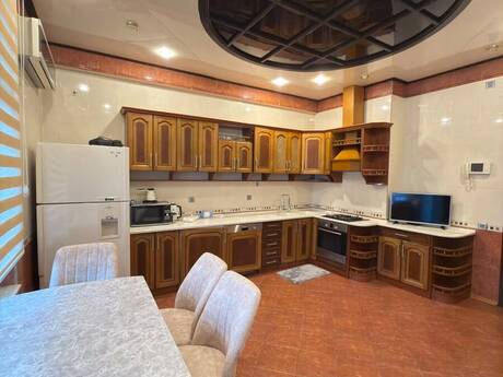 28 Mayda 5 otaqlı yeni tikili mənzil satılır, 250 m², 669 000 AZN, şəkil 5 / 12