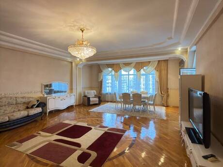 5 otaq · 250 m²