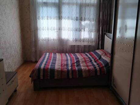 Продаётся 4-комнатная квартира в старом фонде, Həzi Aslanov, 95 м², 215 000 AZN, фото 2 / 12